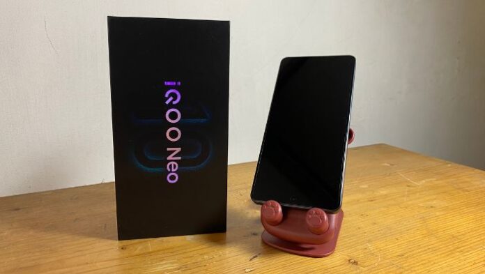 review iqoo neo 10 smartphone gaming dengan dua chipset