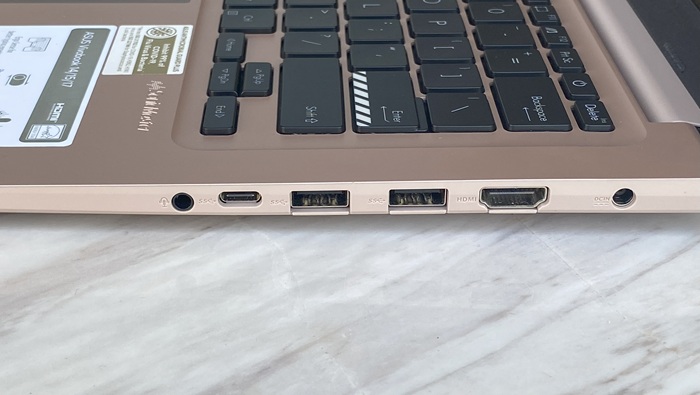 Review ASUS Vivobook 14 A1404VA konektivitas dan port