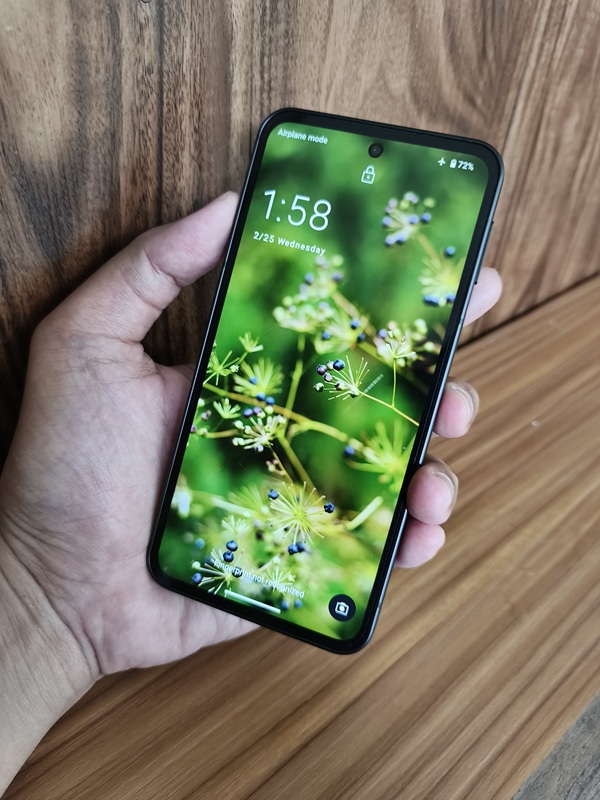 Review Sharp AQUOS Sense10 Display