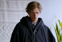 Physint Gaet Bill Skarsgård Jadi Karakter Utama Physint Gaet Bill Skarsgård Jadi Karakter Utama